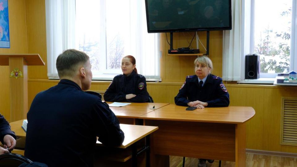 Сотрудники управления Госавтоинспекции Марий Эл проводят встречи с трудовыми коллективами