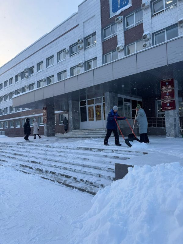 За прошедшие сутки на очистку дорог и тротуаров Йошкар-Олы было задействовано 66 единиц снегоуборочной техники