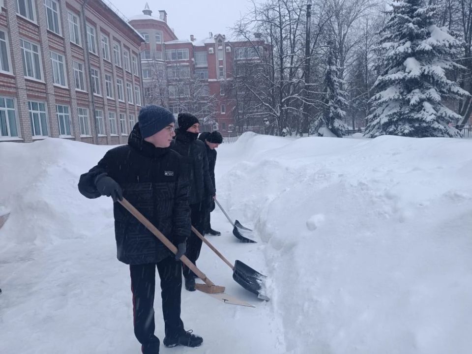 Кадеты из гимназии № 4 имени А.С. Пушкина присоединились к акции "Снежник"