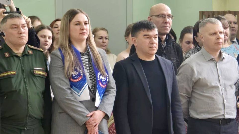 УЧАСТНИК РЕГИОНАЛЬНОЙ ПРОГРАММЫ «ГЕРОИ МАРИЙ ЭЛ. ТАЛЕШКЕ-ВЛАК» АЛЕКСАНДР СМИРНОВ ПОСВЯТИЛ В КАДЕТЫ УЧАЩИХСЯ УРГАКШСКОГО ЛИЦЕЯ