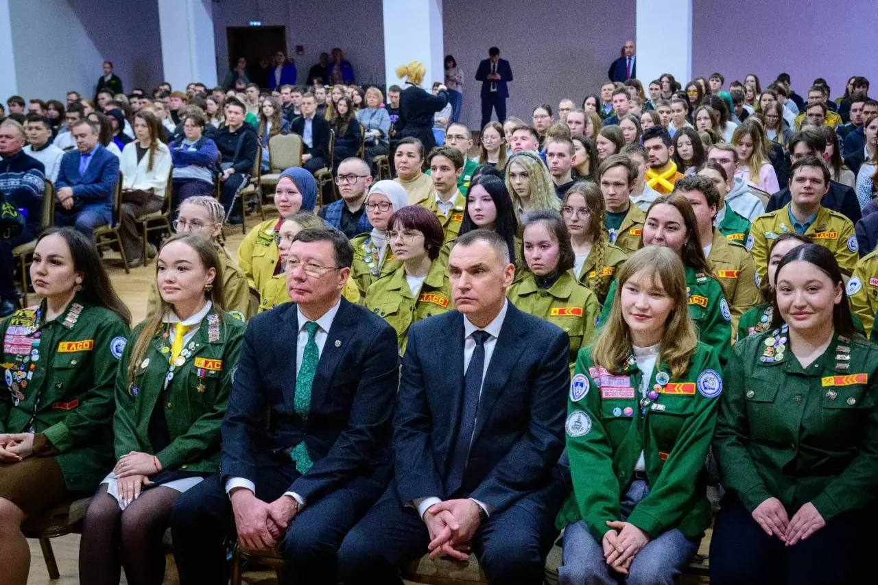 Сегодня, 17 февраля, Глава Марий Эл Юрий Зайцев поздравил молодежь с Днем российских студенческих отрядов Сегодня, 17 февраля, Глава Марий Эл Юрий Зайцев поздравил молодежь с Днем российских студенческих отрядов