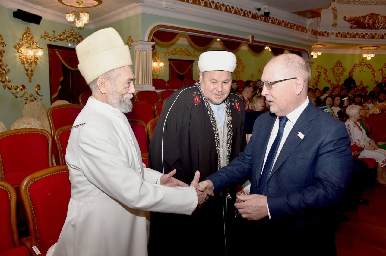 ГЛАВА РЕГИОНА ЮРИЙ ЗАЙЦЕВ ДАЛ СТАРТ ГОДУ ЕДИНСТВА НАРОДОВ РОССИИ В МАРИЙ ЭЛ ГЛАВА РЕГИОНА ЮРИЙ ЗАЙЦЕВ ДАЛ СТАРТ ГОДУ ЕДИНСТВА НАРОДОВ РОССИИ В МАРИЙ ЭЛ