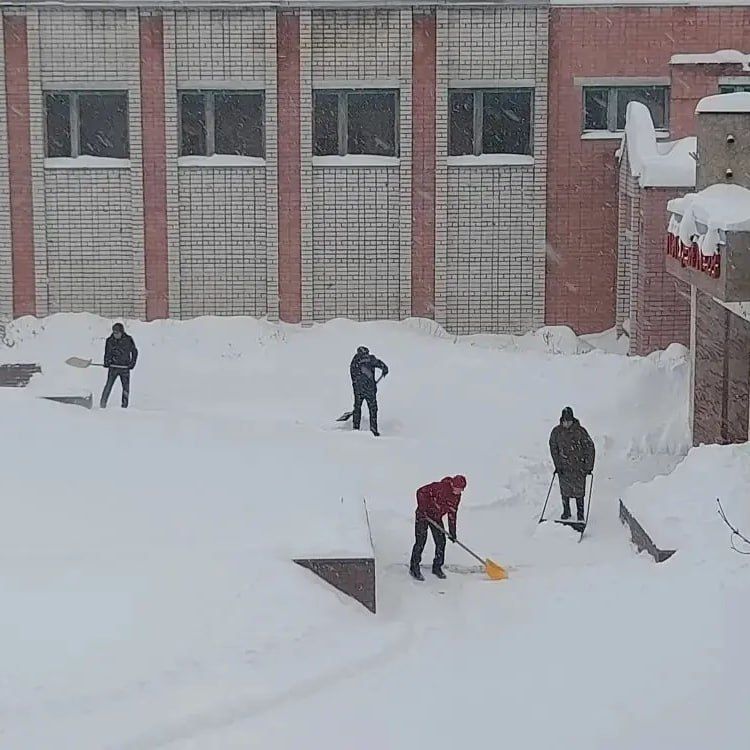 «Снежник» в Йошкар-Оле. Таких сильных и продолжительных снегопадов, как в этом году, не помнят даже самые опытные старожилы