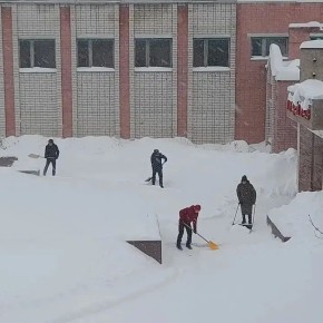 «Снежник» в Йошкар-Оле. Таких сильных и продолжительных снегопадов, как в этом году, не помнят даже самые опытные старожилы