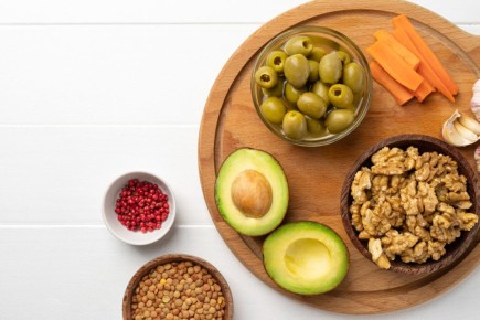 Авокадо и орехи: помогают ли они вашей коже на самом деле?