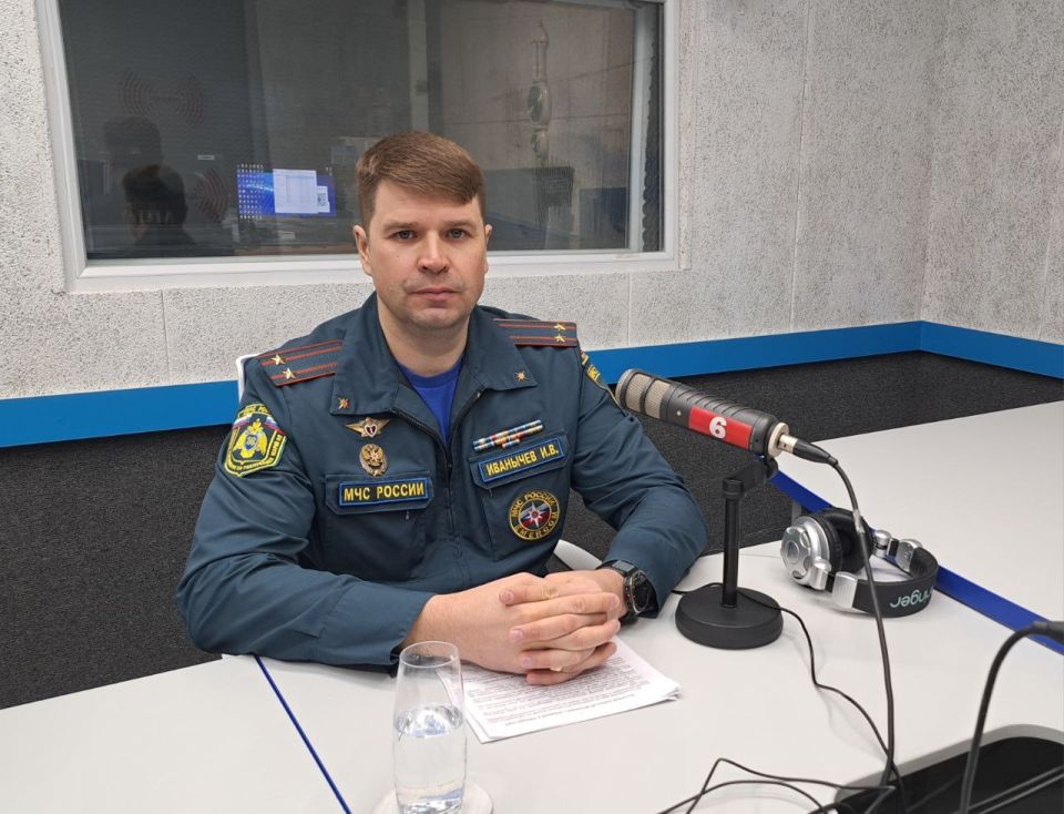 С наступлением холодов люди активнее топят печи и используют дополнительные электронагревательные приборы, при этом забывая об элементарных правилах пожарной безопасности