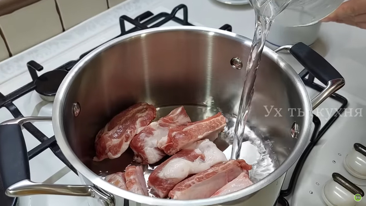 Зеленый борщ с крапивой: вкус, о котором нельзя не узнать