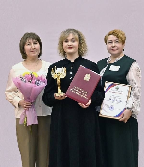 Антон Трудинов: С огромной радостью и гордостью представляю вам победителей конкурсов "Учитель года-2026" и "Воспитатель года-2026", которые представят столицу на региональном этапе