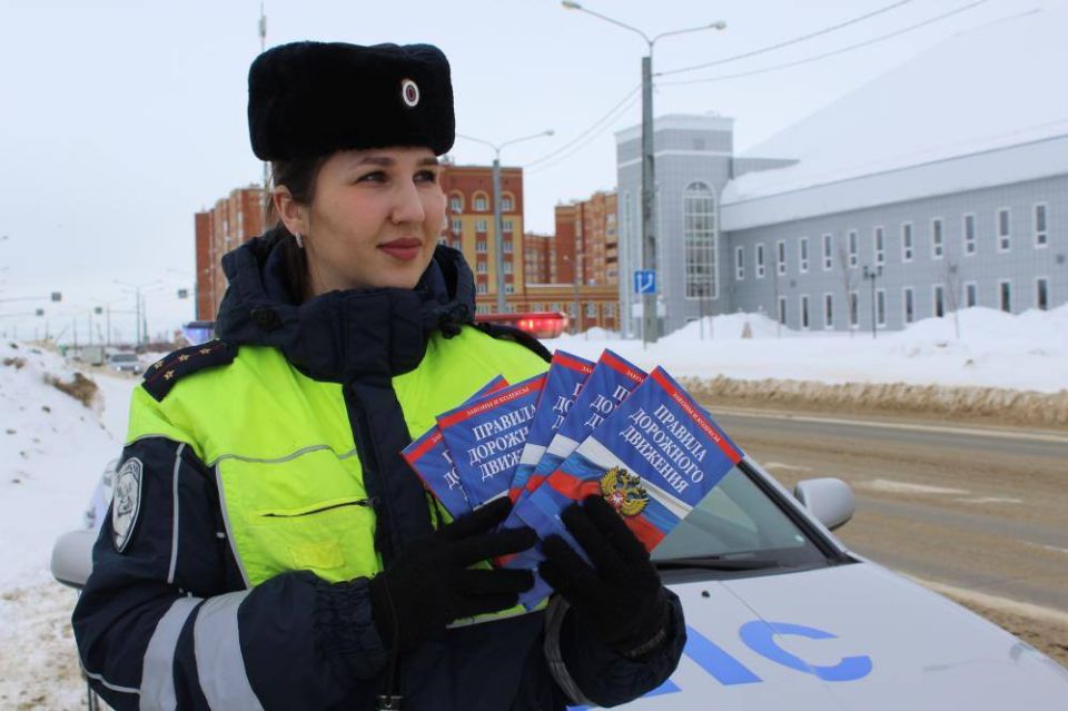 В преддверии Дня защитника Отечества в столице Марий Эл прошла акция «Вежливый водитель — лучший защитник!»