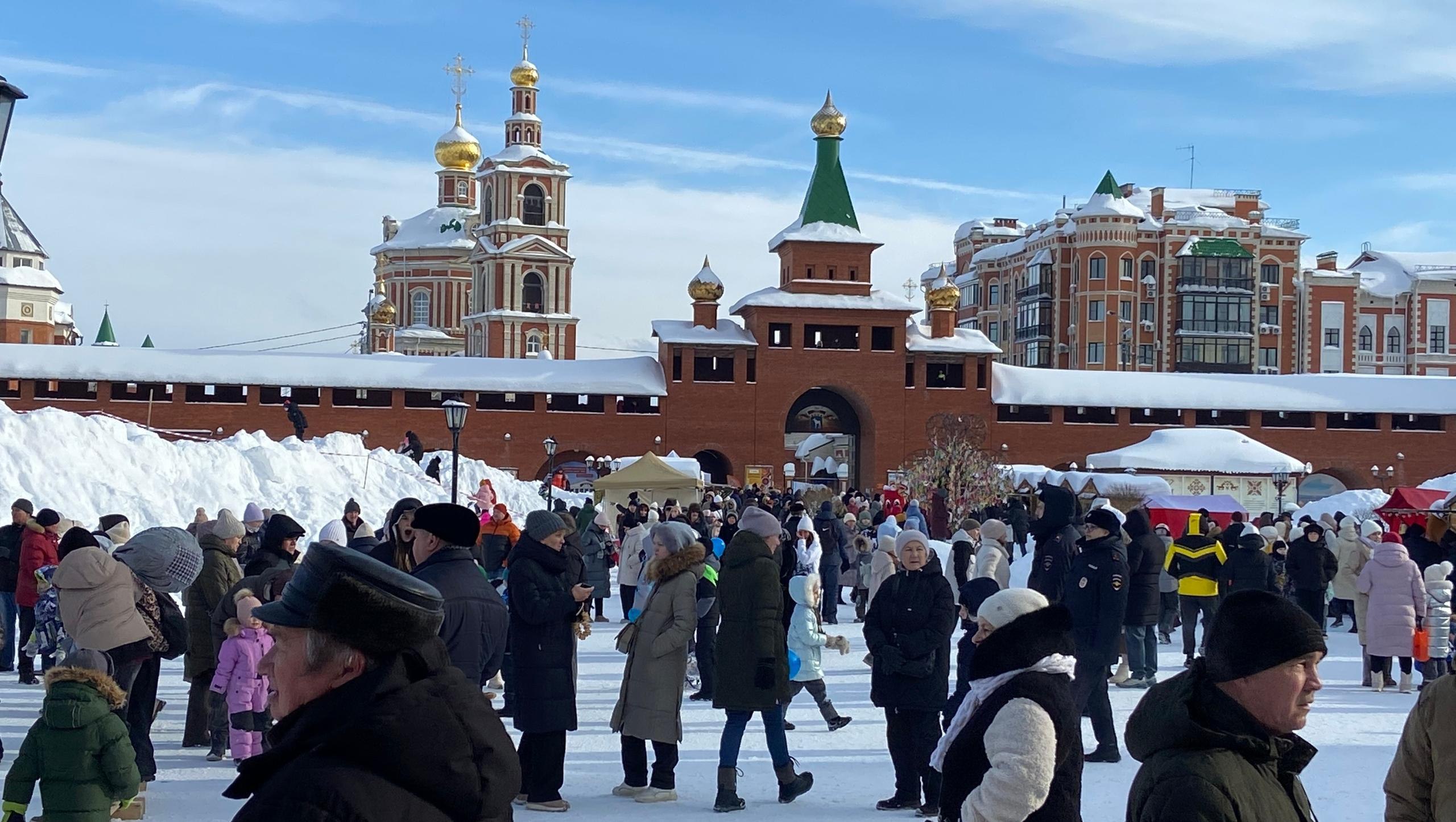 В Царевококшайском Кремле в Йошкар-Оле широко празднуют Масленицу