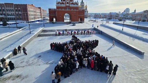 � ������-��� ����� 200 ������� ����������� � ������������ ������