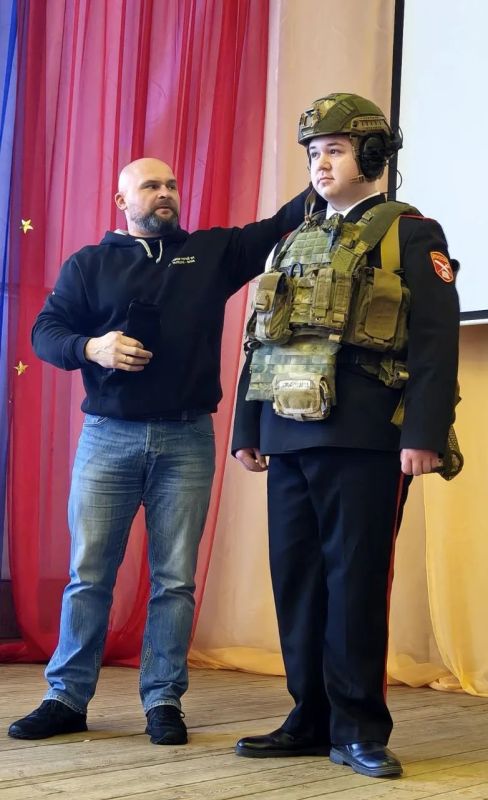 � ����-��������� ������ ������ ����� �������� � ���������� ��������� ������ ����� ��. �������-����