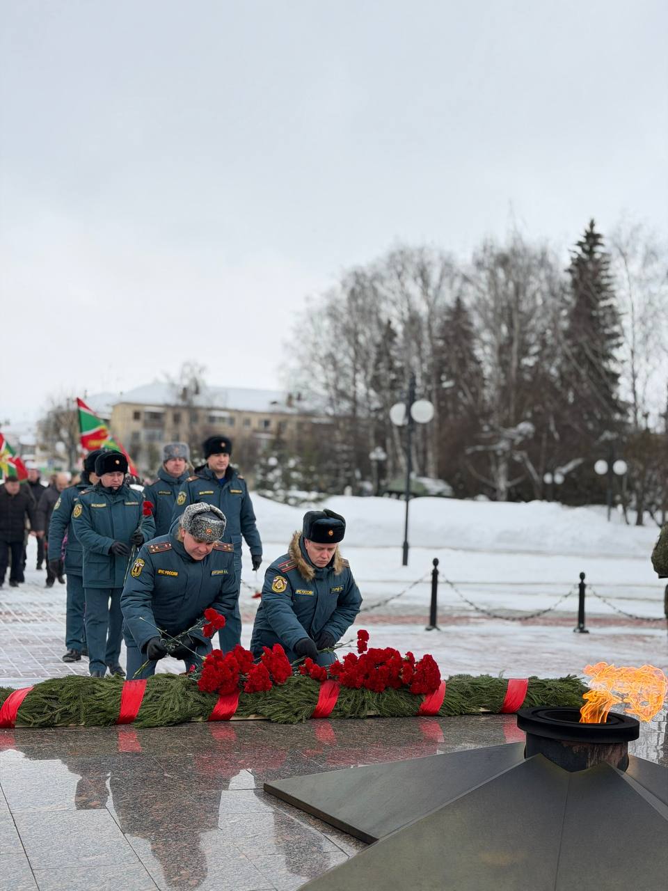 В День защитника Отечества к Монументу Воинской Славы и у Вечному огню в Йошкар-Оле возложили цветы, отдав дань благодарности и уважения тем, кто защищал родную землю во все времена нашей истории В День защитника Отечества к Монументу Воинской Славы и у Вечному огню в Йошкар-Оле возложили цветы, отдав дань благодарности и уважения тем, кто защищал родную землю во все времена нашей истории