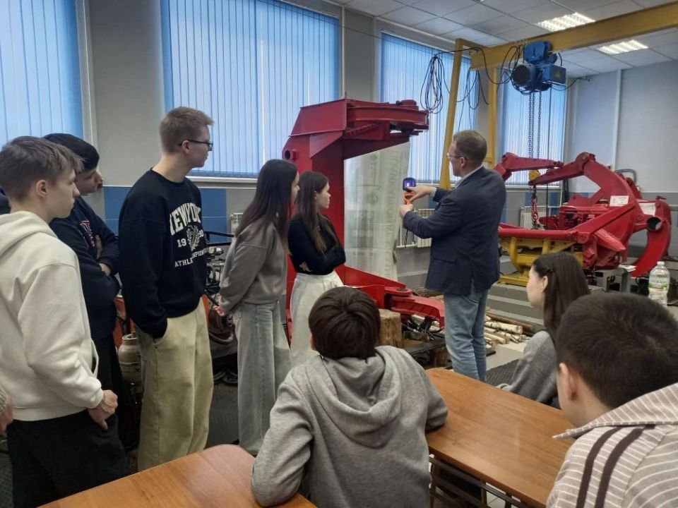 ����� 100 ���������� ����� �� ����������� � ��� �����