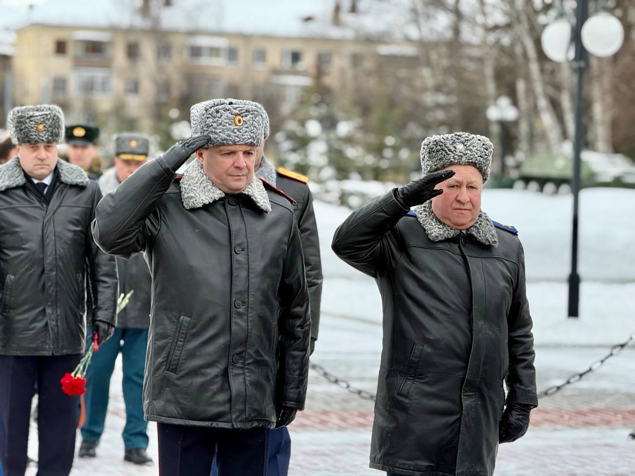 Прокурор Республики Марий Эл Илдус Нафиков принял участие в торжественной церемонии возложения цветов к монументу Воинской Славы и Вечному огню, отдав дань уважения защитникам Отечества Прокурор Республики Марий Эл Илдус Нафиков принял участие в торжественной церемонии возложения цветов к монументу Воинской Славы и Вечному огню, отдав дань уважения защитникам Отечества