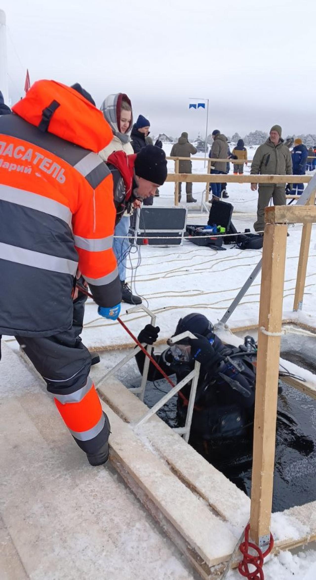Водолазов Марий Эл обучали спускам в условиях экстремально низких температур