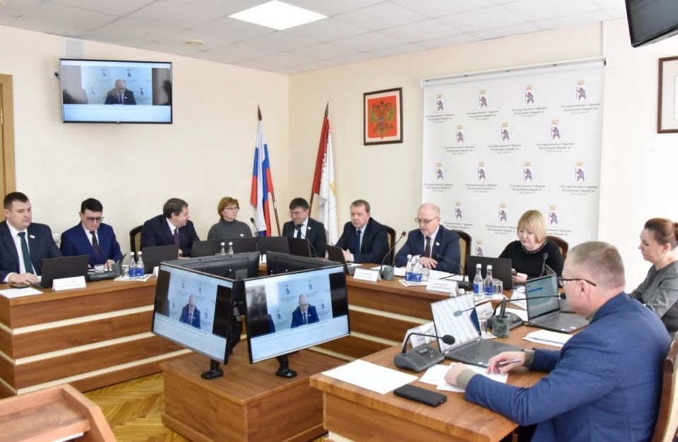 Сегодня под председательством руководителя парламента Михаила Васютина состоялось заседание Президиума Госсобрания