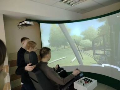 ����� 100 ���������� ����� �� ������� ������� � �������� �������