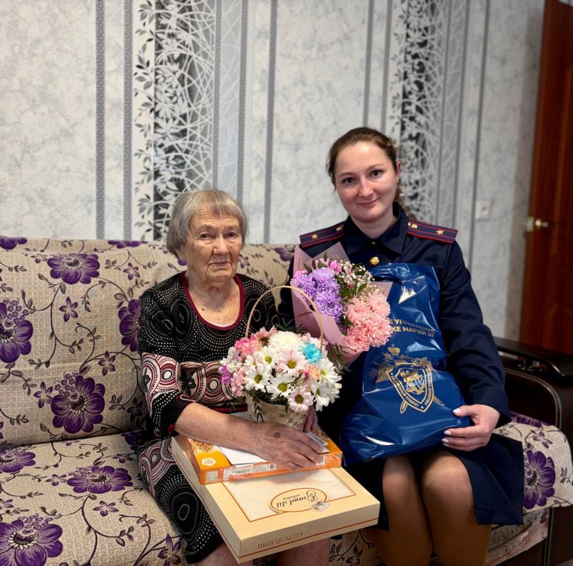 Сотрудники следственного управления СК России по Республике Марий Эл поздравили труженицу тыла с 95-летием