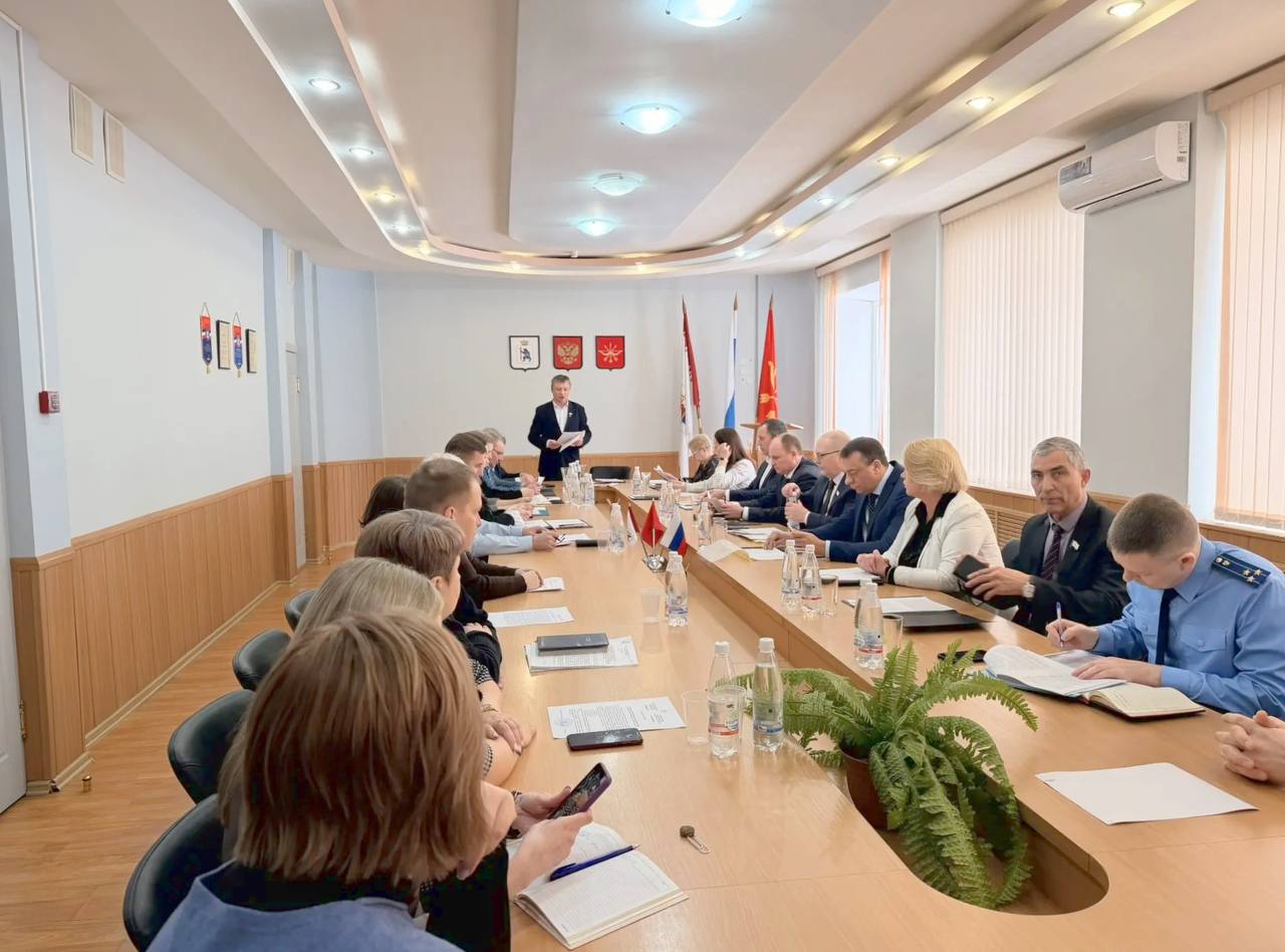 Председатель Государственного Собрания Михаил Васютин посетил город Козьмодемьянск, где принял участие в тринадцатой сессии Собрания депутатов городского округа Председатель Государственного Собрания Михаил Васютин посетил город Козьмодемьянск, где принял участие в тринадцатой сессии Собрания депутатов городского округа