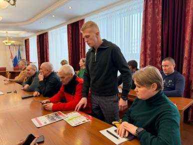 В администрации города под руководством заместителя мэра Глеба Безденежных состоялось плановое рабочее совещание с представителями управляющих компаний и ТСЖ