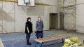 Партийный десант проверил ремонт школы в посёлке Сернур