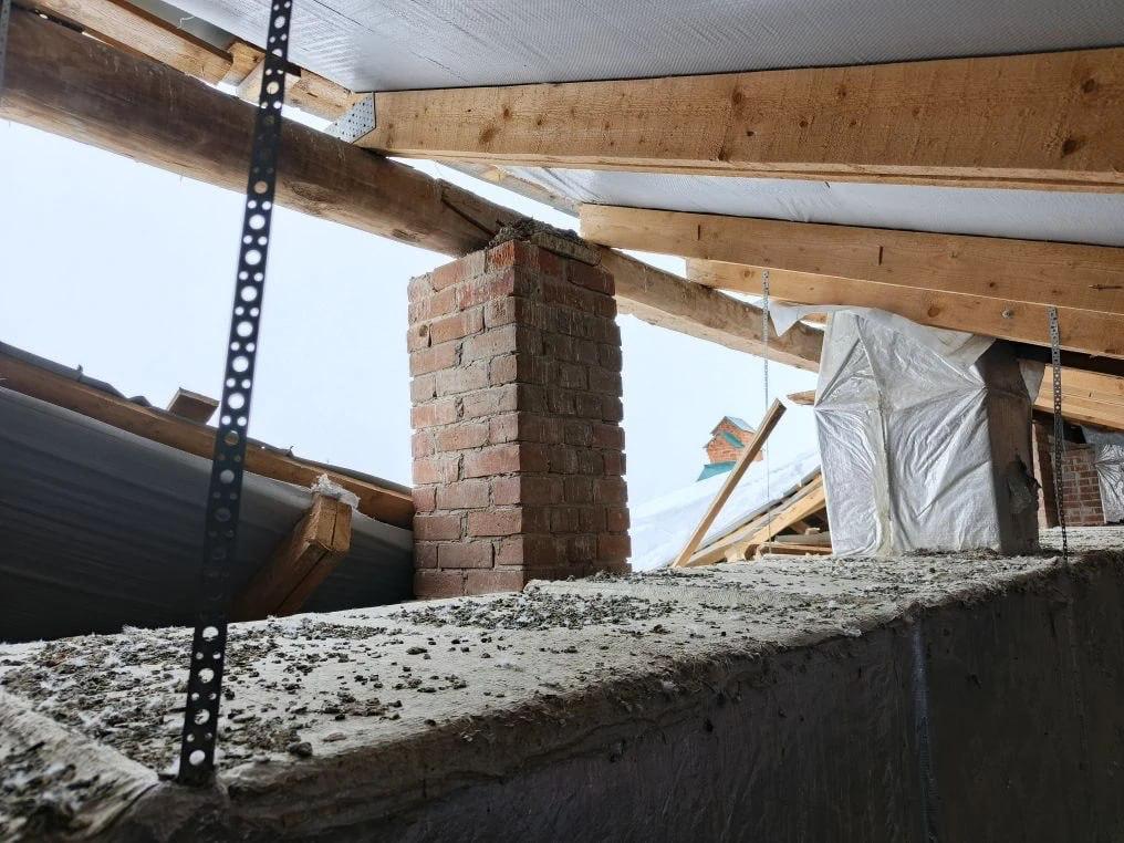 Общая площадь обрушения кровли в школе насчитывает около 90 квадратных метров, рассказал глава администрации Козьмодемьянска Михаил Козлов Общая площадь обрушения кровли в школе насчитывает около 90 квадратных метров, рассказал глава администрации Козьмодемьянска Михаил Козлов