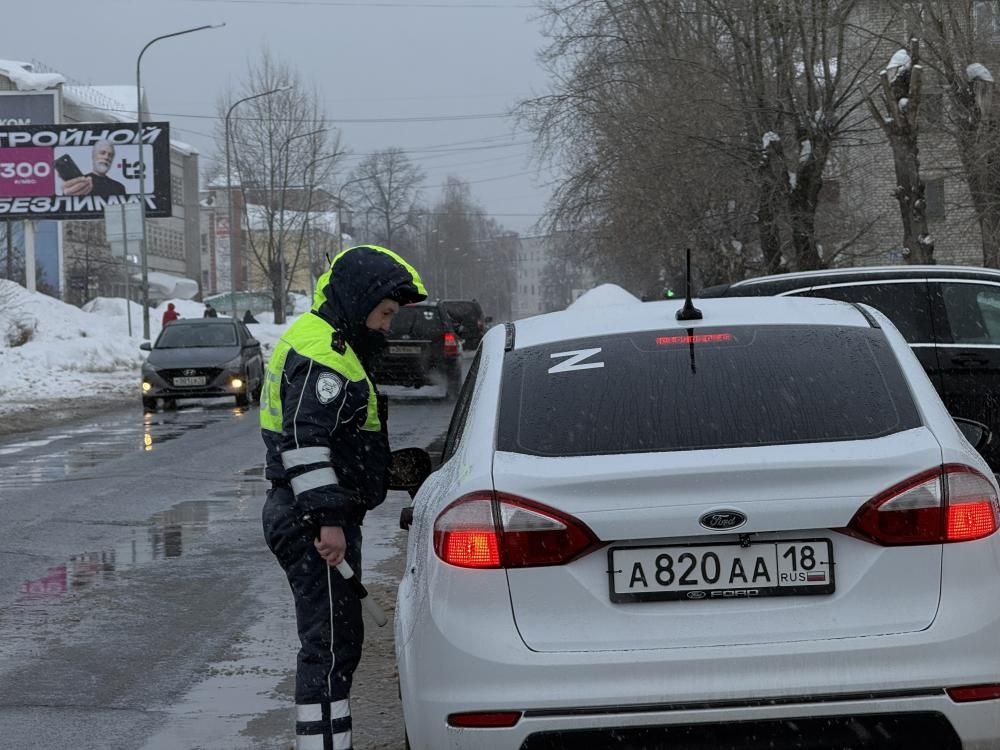 В Волжске сотрудники Госавтоинспекции напомнили водителям о важности применения детских удерживающих устройств В Волжске сотрудники Госавтоинспекции напомнили водителям о важности применения детских удерживающих устройств
