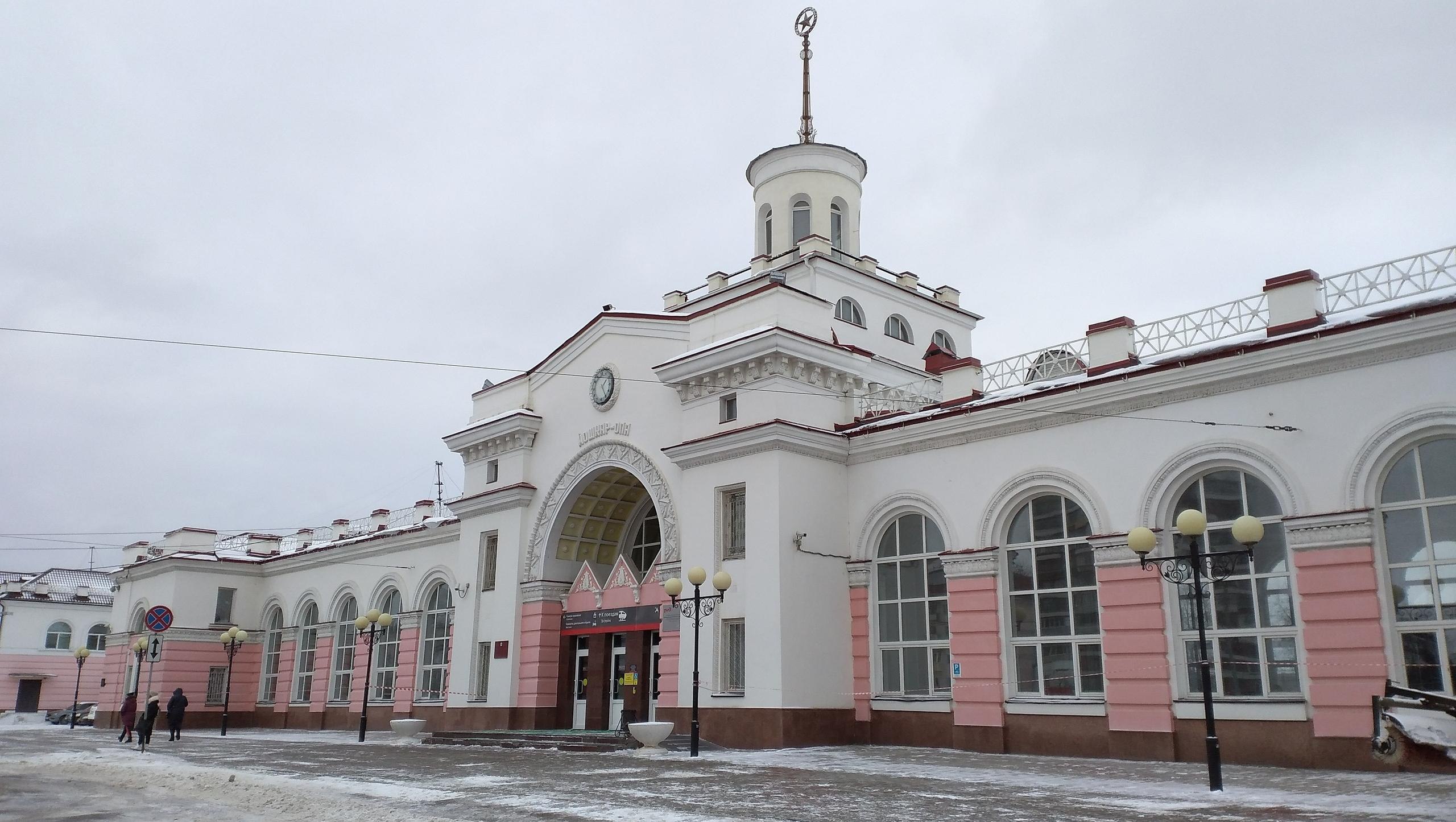 Из-за прибытия в Йошкар-Олу «Поезда Победы» зачехлят дорожный знак