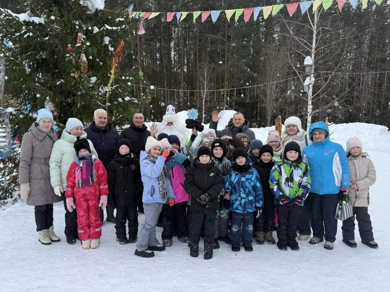 Сенатор Сергей Мартынов отметил растущую популярность резиденции марийского Деда Мороза Сенатор Сергей Мартынов отметил растущую популярность резиденции марийского Деда Мороза
