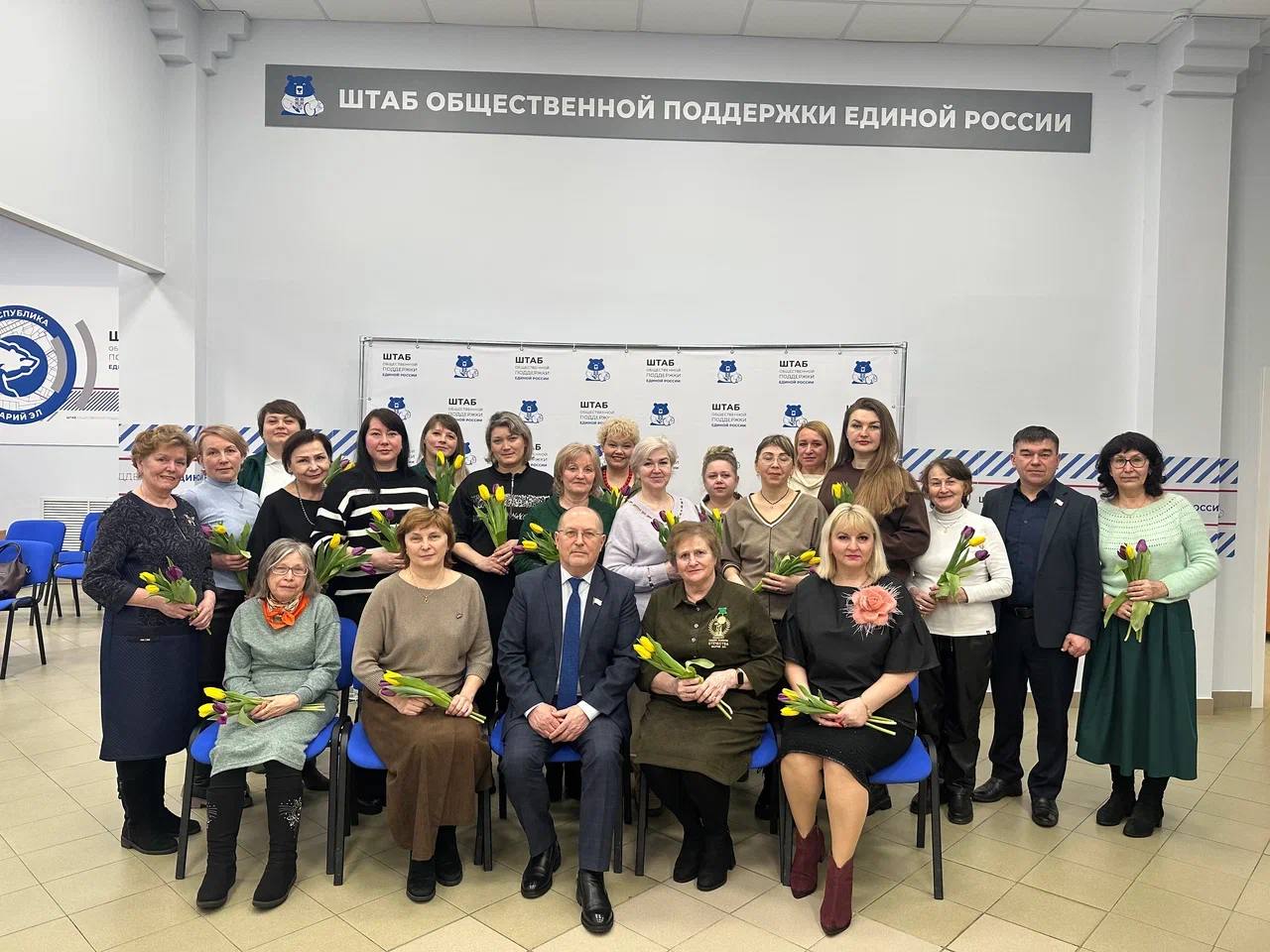 Михаил Васютин: «За каждым героем стоит его мать, жена, семья» Михаил Васютин: «За каждым героем стоит его мать, жена, семья»