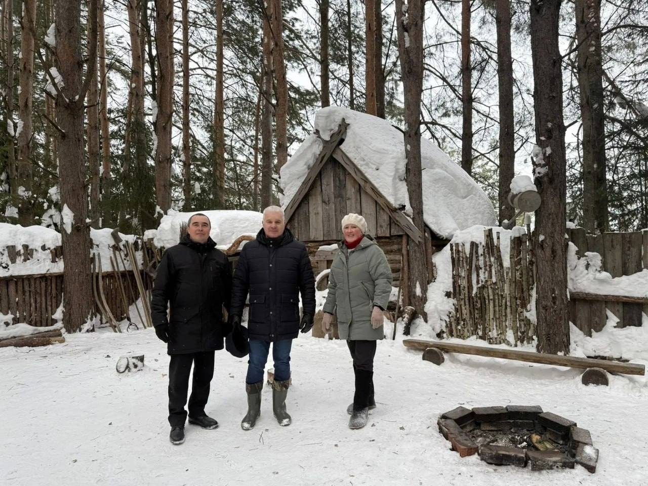 Сенатор Сергей Мартынов отметил растущую популярность резиденции марийского Деда Мороза Сенатор Сергей Мартынов отметил растущую популярность резиденции марийского Деда Мороза