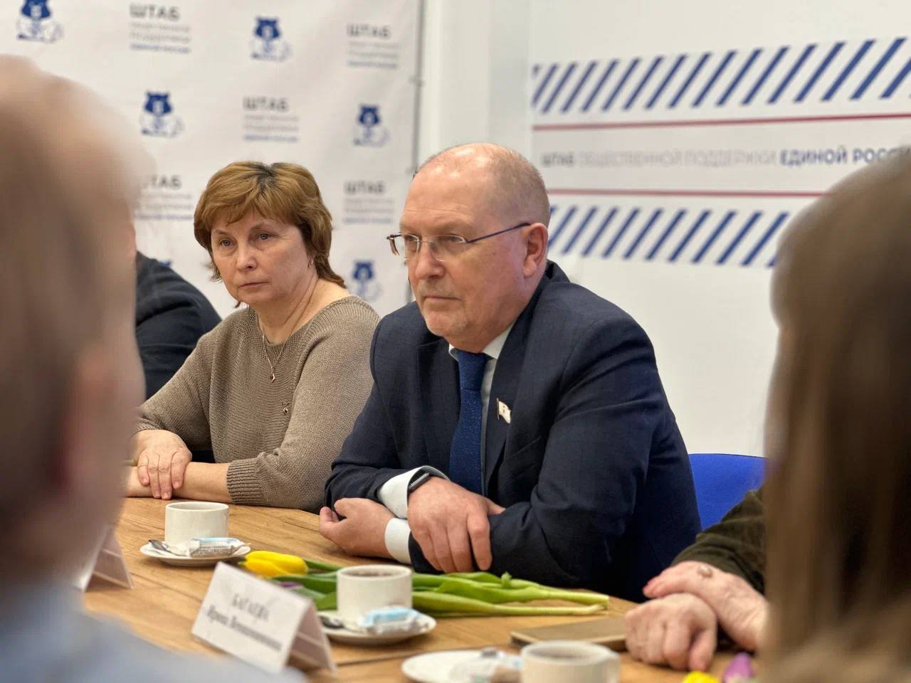 Михаил Васютин: «За каждым героем стоит его мать, жена, семья» Михаил Васютин: «За каждым героем стоит его мать, жена, семья»