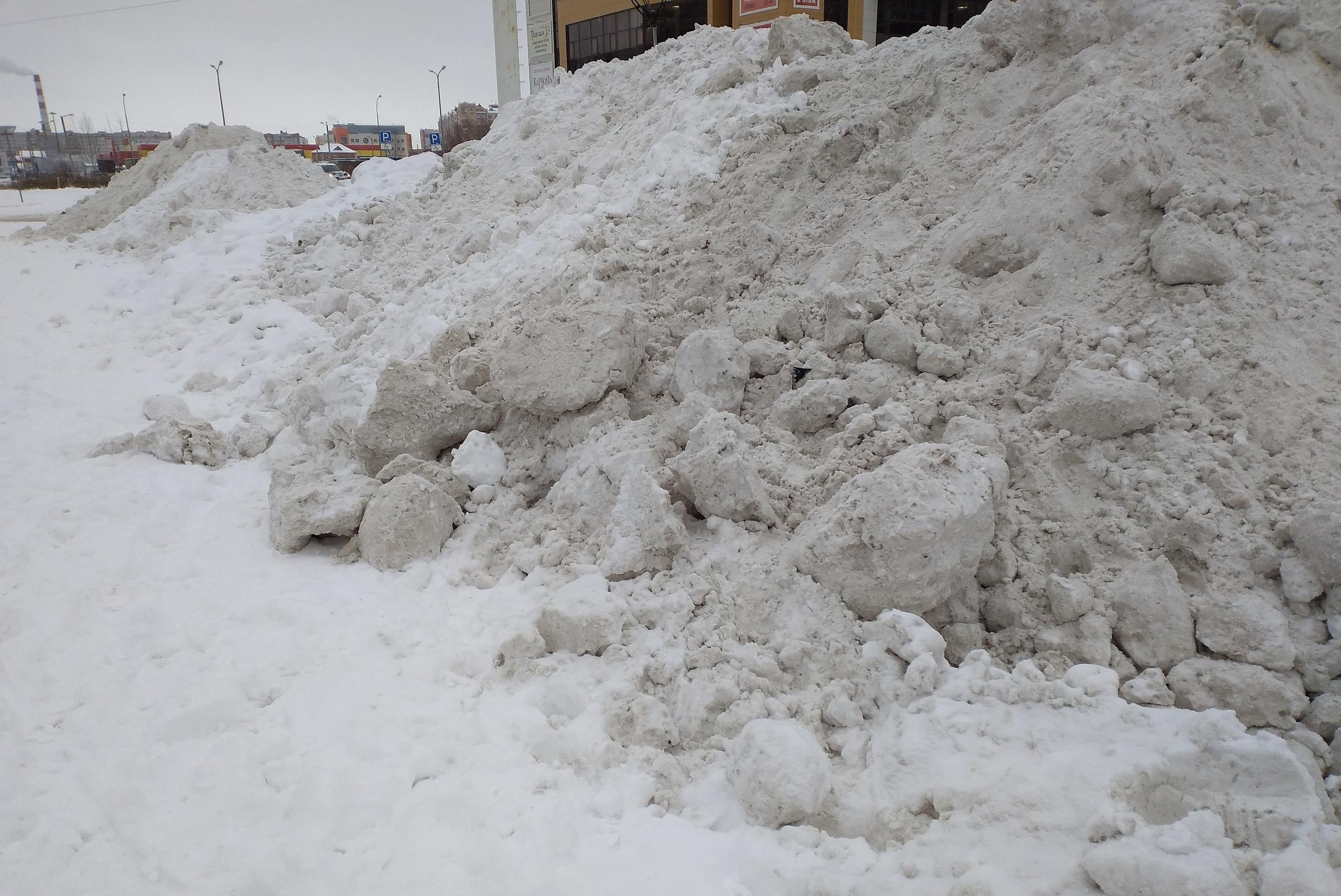 В центре Йошкар-Олы, в Гомзово и Сомбатхее ночью будут вывозить снег