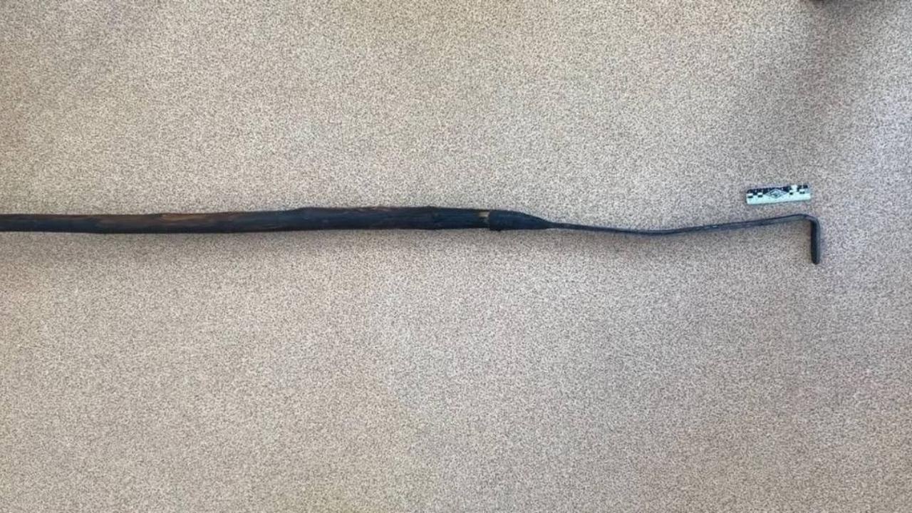 Житель Моркинского района прижигал супругу раскалённой кочергой