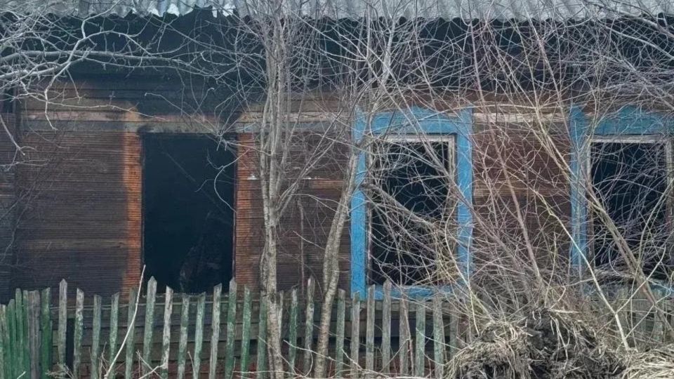 В Йошкар-Оле подожгли дом. В минувший вторник в Йошкар-Оле на ул. Тюленина вспыхнул нежилой дом с тремя квартирами