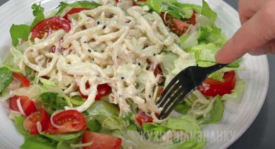 Как сделать простой салат неповторимым: универсальная заправка