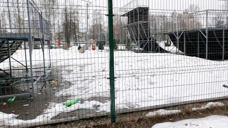 В Йошкар-Оле замусорили территорию скейт-парка