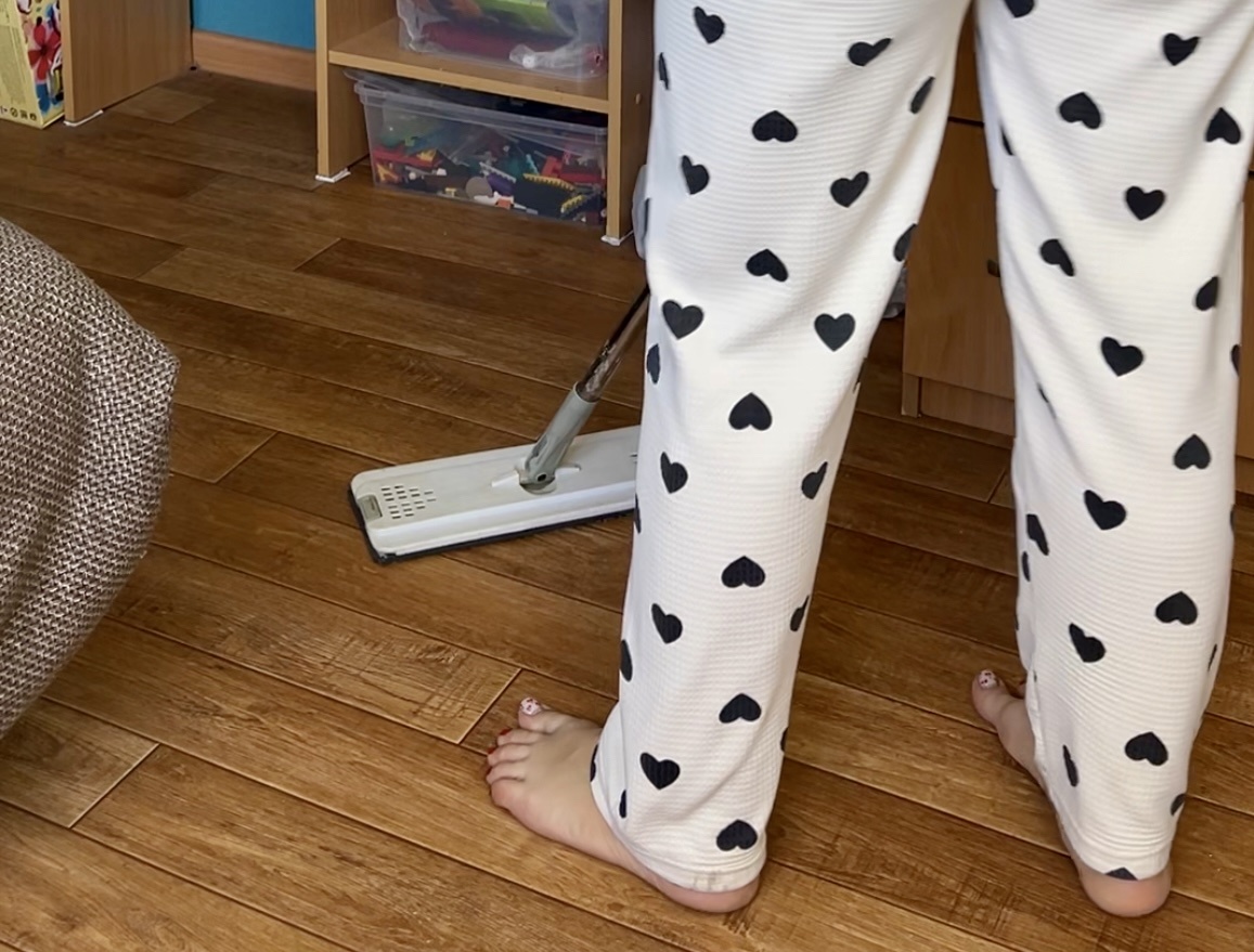 Новые секреты уборки: как быстро и легко мыть полы без традиционного ведра