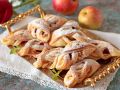 Творожные плетенки с яблоками