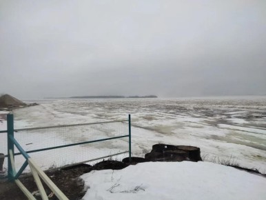 Спасатели МАСС провели очередные замеры льда на реках Марий Эл. На некоторых из них местами уже открытая вода