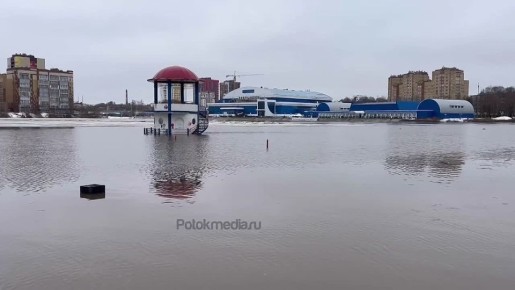 Утром 7 апреля воды на Центральном в Йошкар-Оле пляже стало еще больше