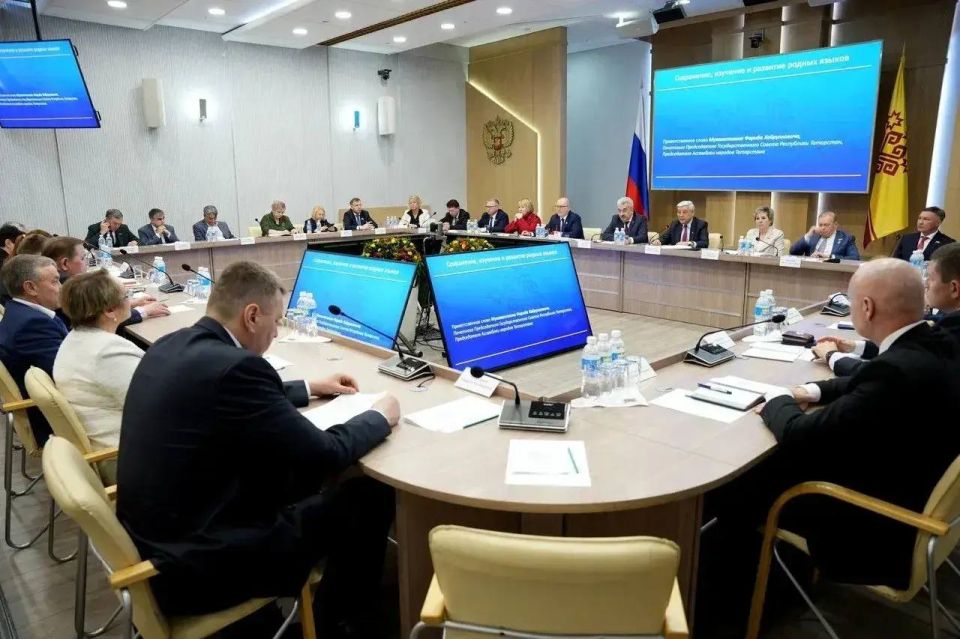 В Чебоксарах обсудили сохранение родных языков: итоги совместного заседания комитетов парламентов Чувашии и Марий Эл