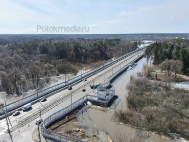 Такая ситуация сегодня на магистральной улице в створе улицы Кирова в Йошкар-Оле