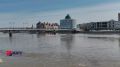 Город живёт, река течёт. Половодье продолжается