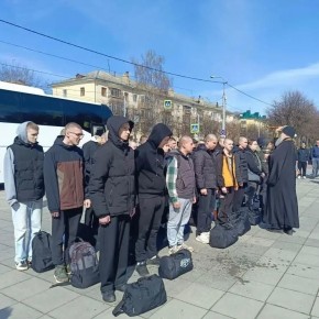 В Йошкар-Оле прошла торжественная церемония проводов первой команды молодых людей, которые отправились служить в ряды ВС РФ