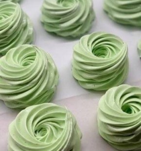 Зефир: от мифов до современных десертов