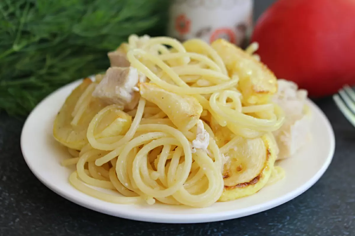 Нежные макароны с курицей и кабачками: простой рецепт для уютного ужина