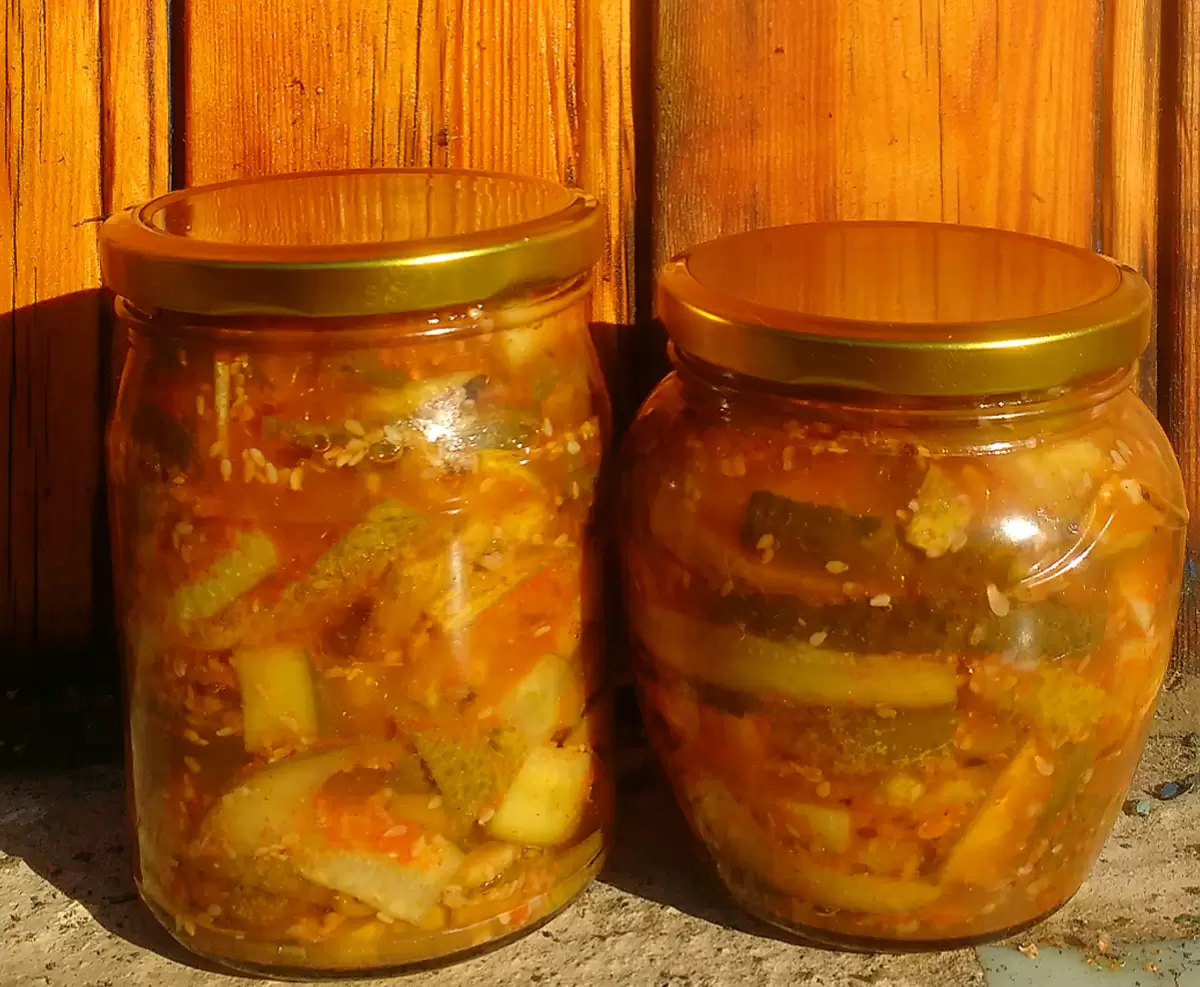 Огурчики с чесночным ароматом: закуска, которая завоюет сердца