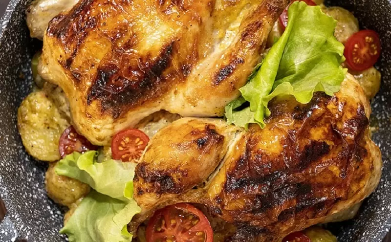 Запечённая курица в майонезе: как сделать праздник незабываемым